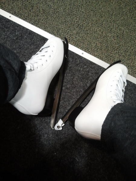 Chelsea_yahbad's tweet image. Figure skating used to be my life line I have skated with the best of the best #Famous people ;* #ImGoingBack #ayeee