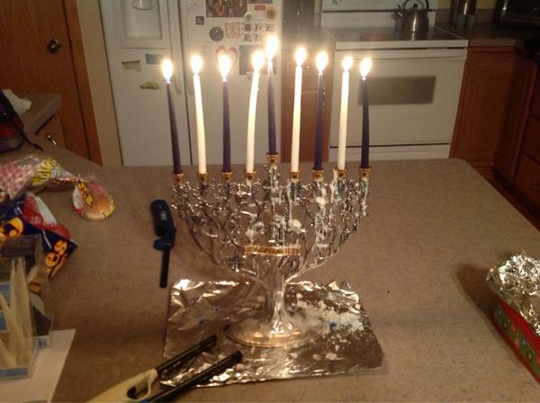 TheMrsWad's tweet photo. Happy #Hanukkah - night 8! http://t.co/7dgUozGY