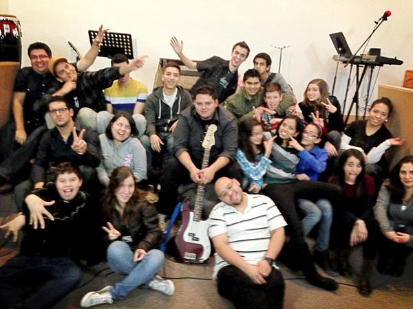 VerboYouth's tweet photo. Awesome time with #juventudVERBO toronto &amp; #juventudVERBO Mississauga tonight. God is on the move!!! #weareone http://t.co/97y2FAZD
