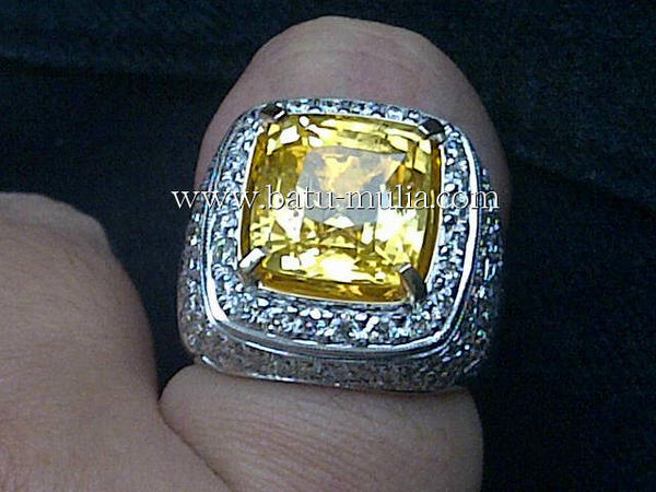 batumuliadotcom's tweet photo. Yellow safir No Heat fresh from Oven http://t.co/AhS66aud