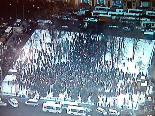 frantsiya-dama-posmotrit-chlen-v-okne-video-pinki