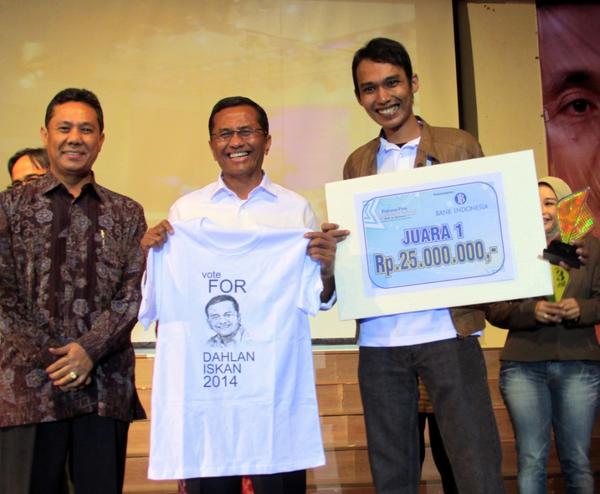 KodikDigital's tweet photo. RT "@AndriWongki: kaos untuk Bpk @iskan_dahlan #VoteForDahlanIskan2014 | Printed by @kodikDigital http://t.co/NGxi9ymC"