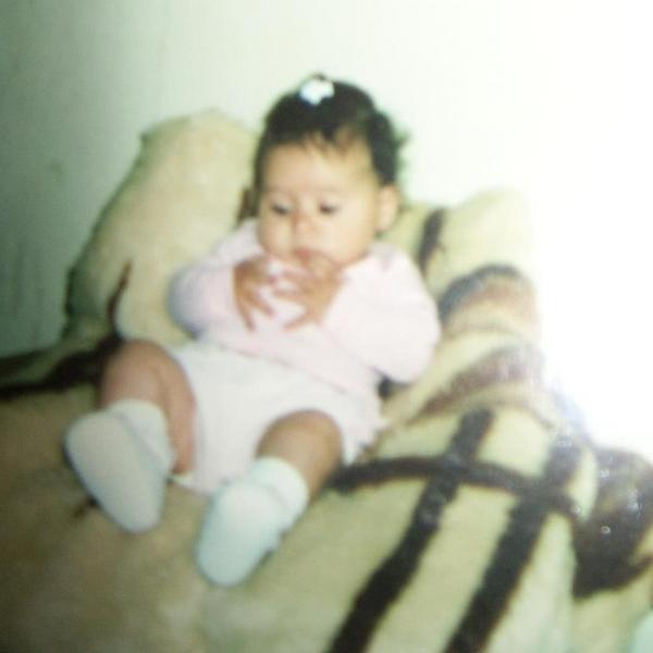 JeNicacio's tweet photo. Eu pequena !!:) http://t.co/J8uENrbw