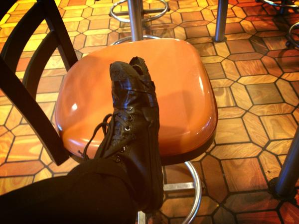 GertrudeMcFluff's tweet image. Everything&apos;s fixable with a little duct tape #imayneednewshoes #brokekidproblems