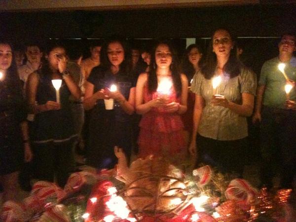 oarecoletos's tweet photo. “@JARmcbo: Cena navideña JAR Parroquia Santísima Trinidad http://t.co/VCuAz6d8” FELIZ NAVIDAD con nuestro villancico: 
http://t.co/0T8StwMM