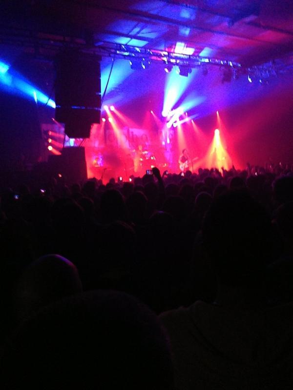 ch0p5y's tweet photo. At the filming of Christmas top of the pops http://t.co/e98DB9H