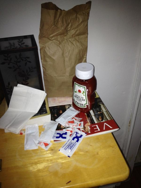 SarahEveBell's tweet image. Hmmm... I guess I went to Bubba&apos;s last night... #memoryfail