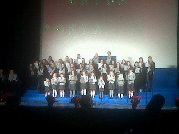 festaitradicio's tweet photo. La Foguera @FloridaPortazgo se alzá con el Primer Premio del Concurso de Villancicos 2012 de #Fogueres http://t.co/cbegwQYB ¡Enhorabuena!