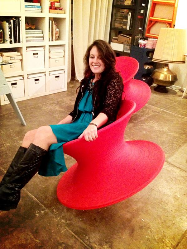 JasonOkuma's tweet image. These chairs ROCK (literally) at @Susansarla&apos;s Interior Design! #thomasheatherwick #spunchair #luxury #interiordesign