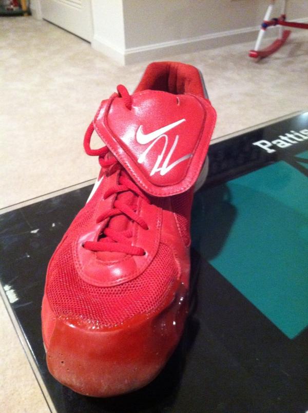 philschamps2008's tweet photo. Pickup at Phillies holiday sale...Madson game worn cleat http://t.co/AZBCK7xH
