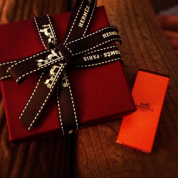 jadebrogden's tweet photo. Presents from Germany 
#hermes http://t.co/jknI8wum
