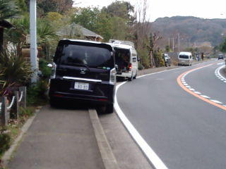 40kHz's tweet photo. クッソ邪魔、何かと思ったらなんかのロケやってたwww http://t.co/NOfGh9Zx