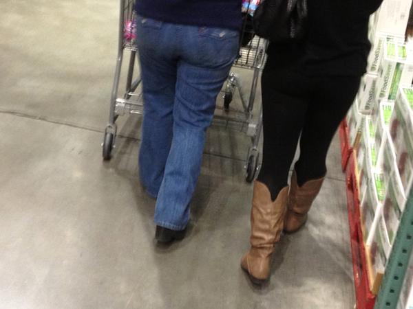 BigBootyJudies's tweet photo. Old Booty  vs. Young Booty http://t.co/UBmYU2C1