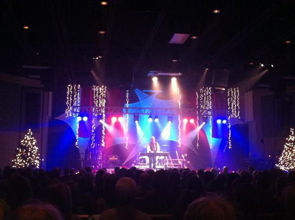 Great picture of the last night of the Christmas Tour.