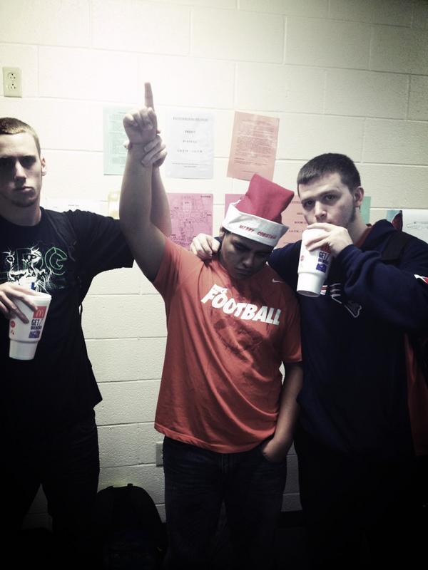 FCHSCreditUnion's tweet photo. @1JOSE_JOSE_JOSE 3rd lunch champ of the reindeer games! http://t.co/nvlqTKK4