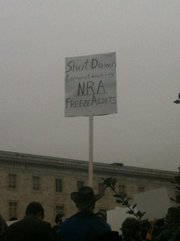 DC anti-NRA march draws some protesters, but not much respect ...
