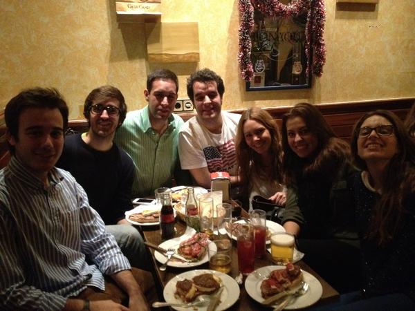 minombreocupado's tweet photo. De cenorrio!!! Con @twmcortes @GuillermoRguez @vega_sara y los que faltan por mencionar... Coke team! http://t.co/Qi6qZ6T9