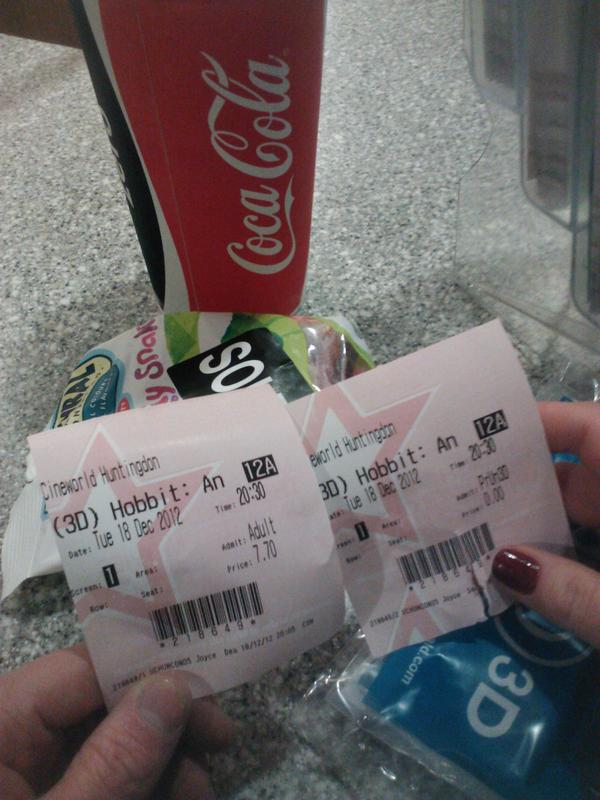 benliddletweets's tweet photo. Hobbit with the Canadian http://t.co/dNeK8YNH