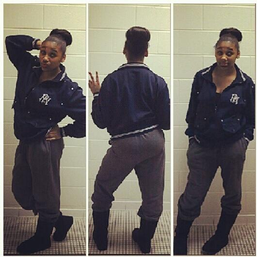 FreaakyGurl_x3's tweet photo. Just One Of Them Daays :/ , Still Look Cutee Thou Lls :)) http://t.co/owvxtNxo
