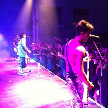 EternoKoba's tweet photo. último show da @rockrestart que fui 16.09 <3 http://t.co/PcKRVzA1