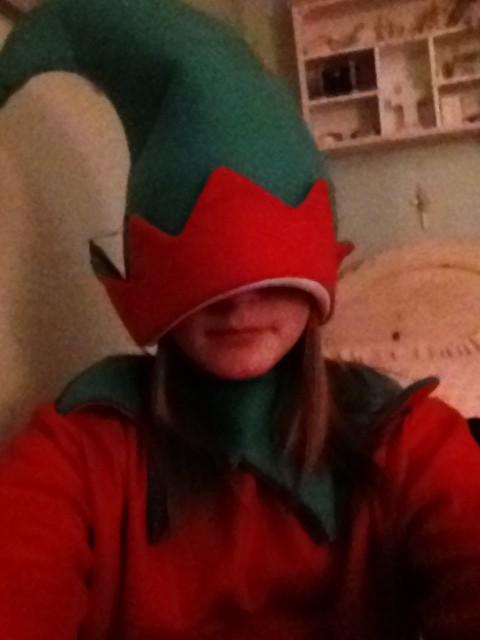 marymackie2829's tweet image. I think the Elf hat I just bought for tomorrow is just a tad big lmfao #elfproblems 🎄