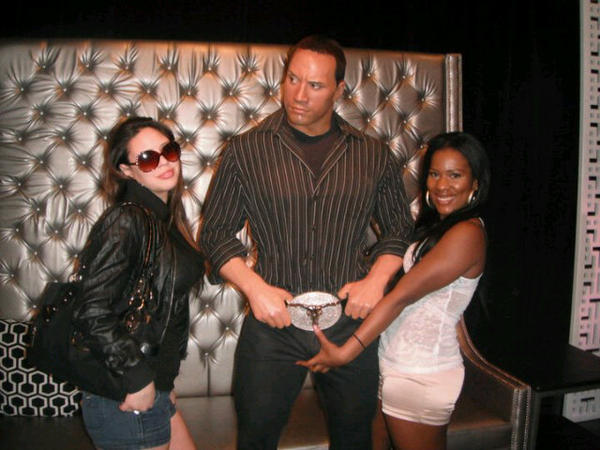 Estheriiinaaa's tweet image. #vegaslife #SpringBreak2011 #TheRock #PervertLife lmao