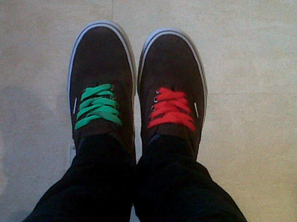 luis_osorio22's tweet photo. Discursion con @Blanchgm y @SebasOlazabal verde o rojo?? Blanca dice :verde sebas dice : yo quiero #putofeo http://t.co/oYRgk3og