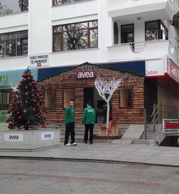 iCadde's tweet image. Bağdat Caddesi @Avea Mağazası yeni yıl konsepti!