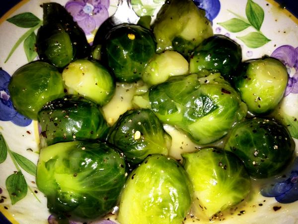 shawnathesweet1's tweet image. @ToneItUp my lunch! Brussel sprouts make me sooooooo happy! #MembersChallenge #avoidingsugar