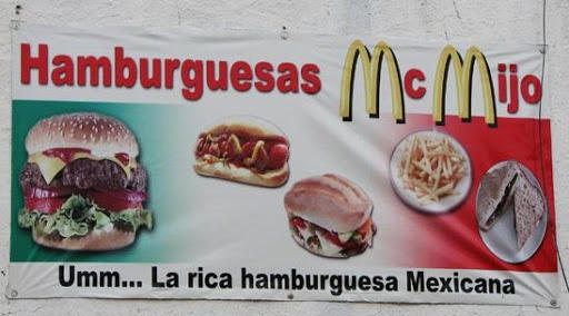 Incomprensible's tweet photo. Unas hamburguesas que suceden #SóloEnMéxico… http://t.co/1Y2SOwC1