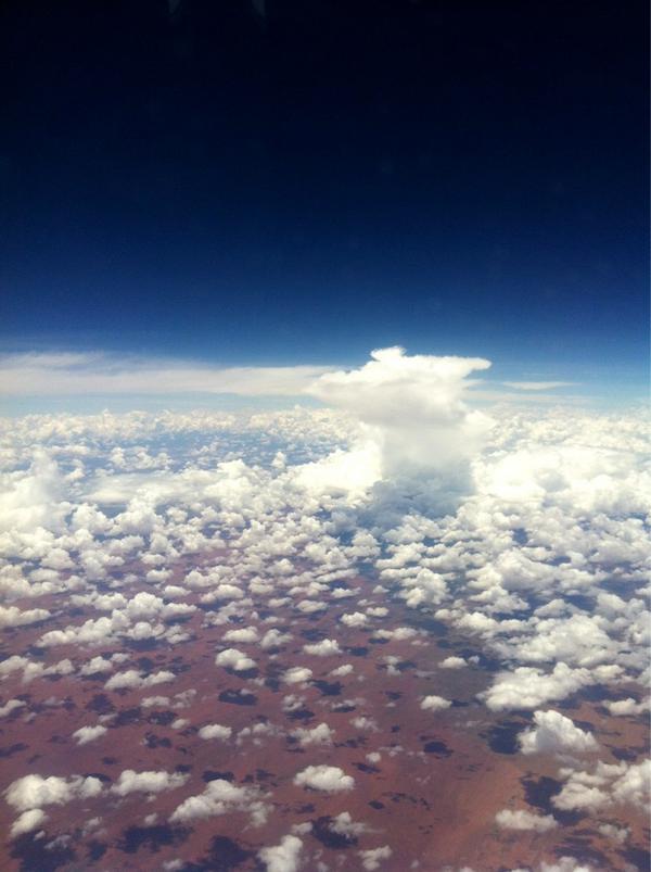 BBPhelan's tweet photo. Stunning thermal towering over the Tanami Desert outside #AliceSprings... #nature #weather http://t.co/T1GMBfOU