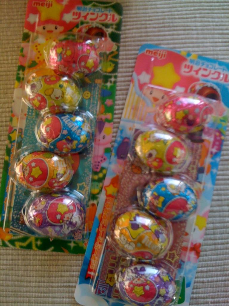 Mio ツインクルチョコは卵チョコの中に金平糖とか入ってて シールも付いてるのよ そして ツインクルちゃんはキキララをちょっとキノピオに Http T Co Jmrivkgn Twitter
