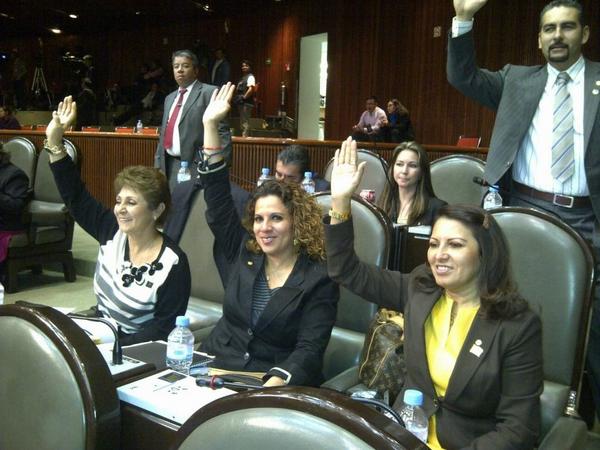 Jovenes con Landy tweet media