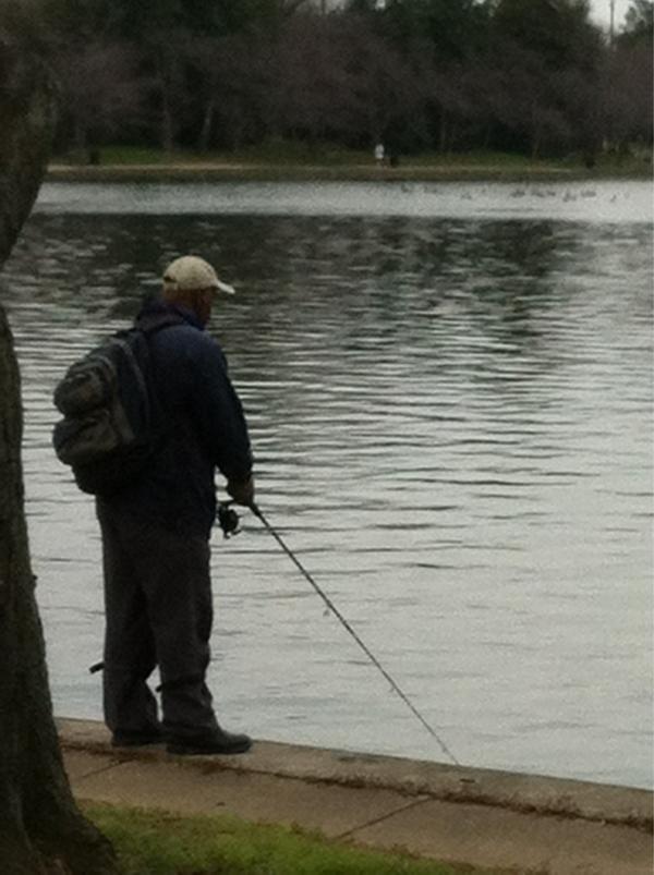 willisturner1's tweet image. Why is he fishing in the Potomac river? #dcactivity