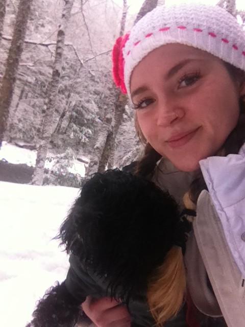 AllisonNYC in nature! Snow bunny Allie with little IzzyPumpkin <3. At mount snow http://t.co/IUkGmE8