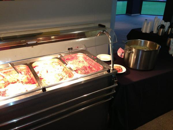 lewisrobling's tweet image. What a way to end the day! #christmaslunch #appleraspberry #crumble #custard #drum