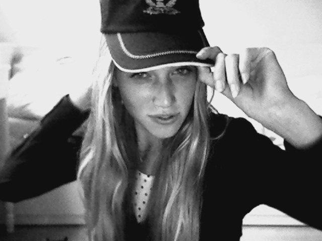 Tiffany Van Roest’s pics and videos