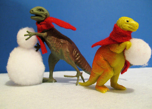 Incomprensible's tweet photo. ¡Hasta los dinosaurios disfrutan la Navidad! #Incomprensible http://t.co/NxvPMgVU