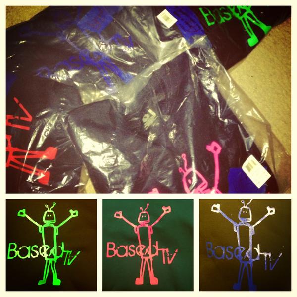 Rakeim973's tweet image. #basedTv CrewNeck $15 and Extra $5 If You Want Your Twitter Or Insta Name ... Any Type Of Color We Got It 👍👍👍