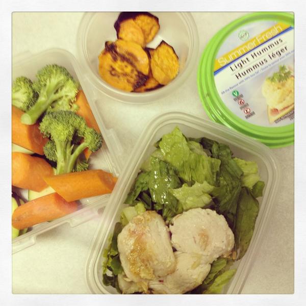 Samantha_Boz's tweet image. Green-ing it UP for @karenakatrina Members Challenge Day 5! #MembersChallenge #Day5