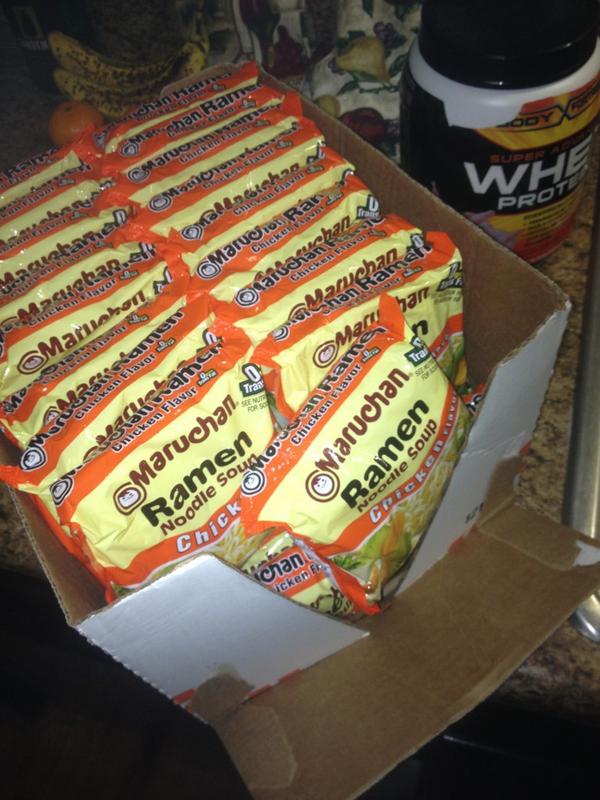 Daniel_Storm's tweet image. @Ky_Baker #christmasfeast #collegeboyproblems I should probably eat those #bananas?