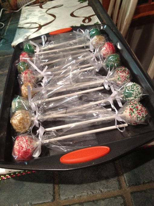 15 Christmas cake pops down, 25 more to go! http://t.co/0K7Z1CoC<a href="/tag/redtour"class="tags"><span>#redtour</span></a><a href="/tag/tswizzle"class="tags"><span>#tswizzle</span></a>