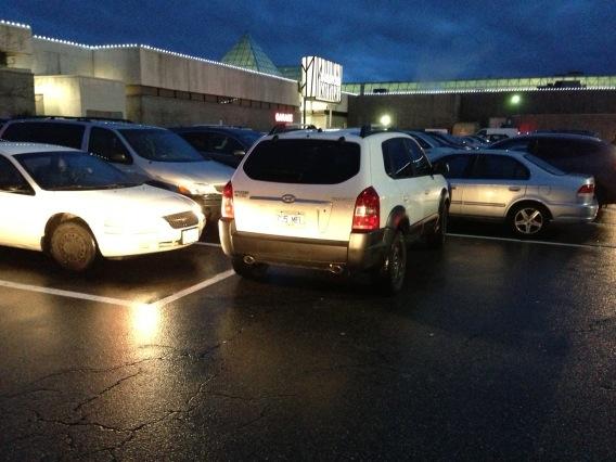 foreveracanuckk's tweet image. That&apos;s not even a parking spot... #SurreyProblems