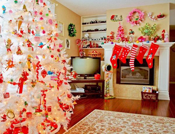 Украсить дом к новому году. Самодельные украшения для комнаты. Украсить комнату на новый год. Оригинальное украшение комнаты на новый год. Новогоднее украшение комнаты.