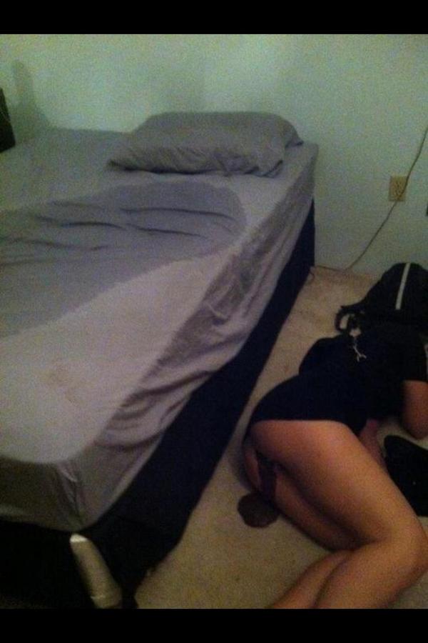 ReassessUrLife's tweet photo. Yo this broke bitch SHAT HERSELF http://t.co/KCfI1n7v
