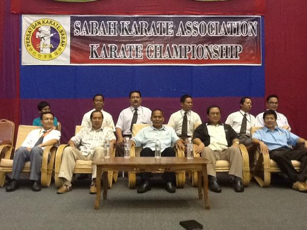 wbumburing's tweet photo. Perasmian kejohanan karate Sabah pada 22hb Disember 2012 http://t.co/2ZKts2HE