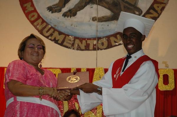 joelgriffith04's tweet image. Aquiii la prueba de elloo. #seniortime #class2010