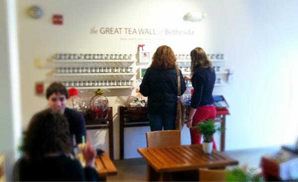 DominionTea_dc's tweet image. Popular teas today: matcha green, coconut &amp;amp; roasted lemongrass oolong, chocolate raspberry black tea. #Bethesda