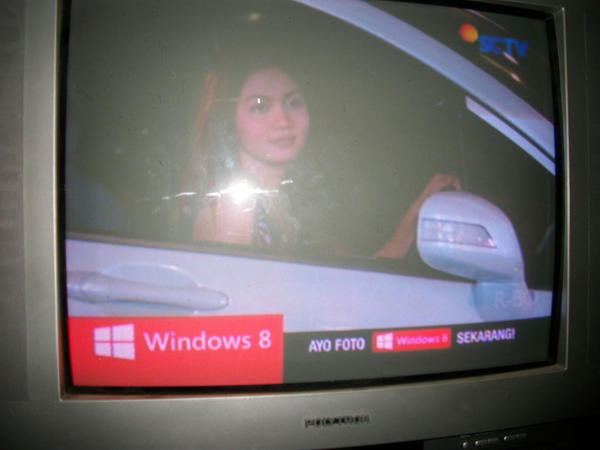 tydhdldjfisa's tweet photo. Ya Allah, hanya laptop windows 8 yg kuinginkan sebagai kado istimewah dihari ultahku #FTV_Windows8 @FTV_SCTV http://t.co/OJdsGwQO