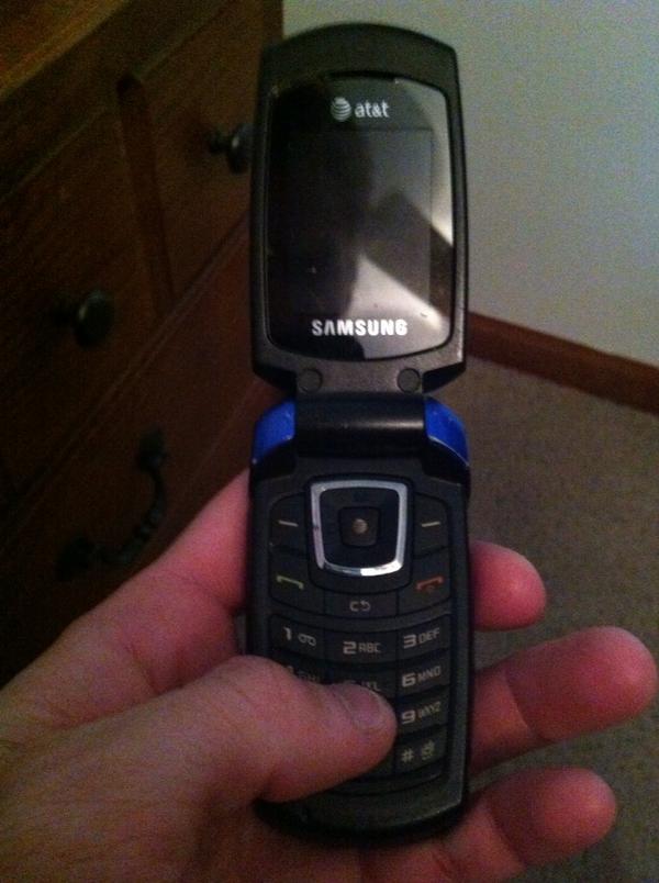 GStrohl15's tweet image. Gosh I sure do miss this phone #thegoodoledays No social media where people fight for no reason #talkandtext